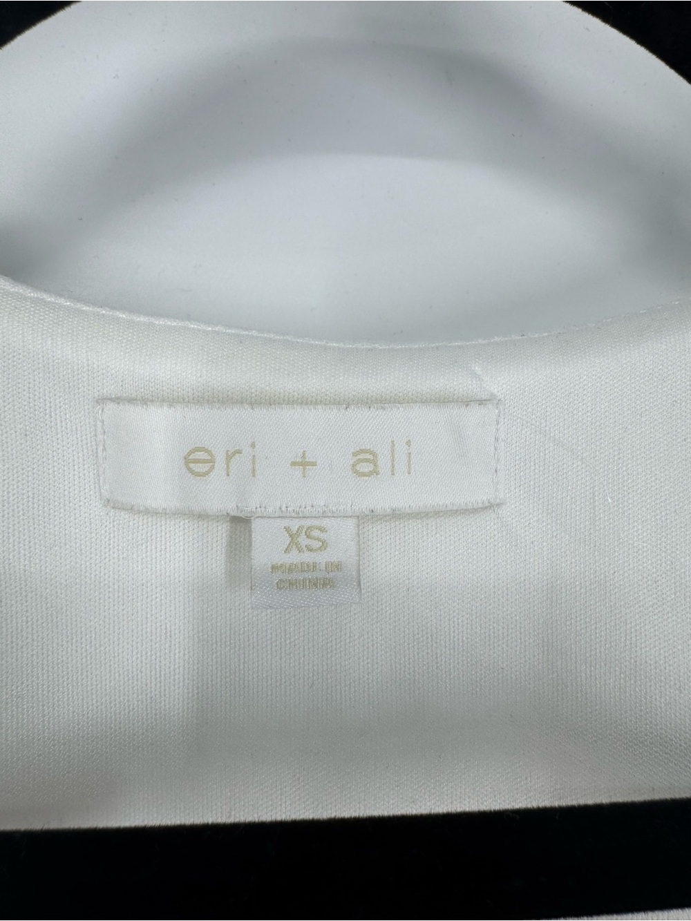 Anthropologie Eri + Ali White Ribbed V-Neck Puff Sleeve Crop Top Size XS - Picture 6 of 11